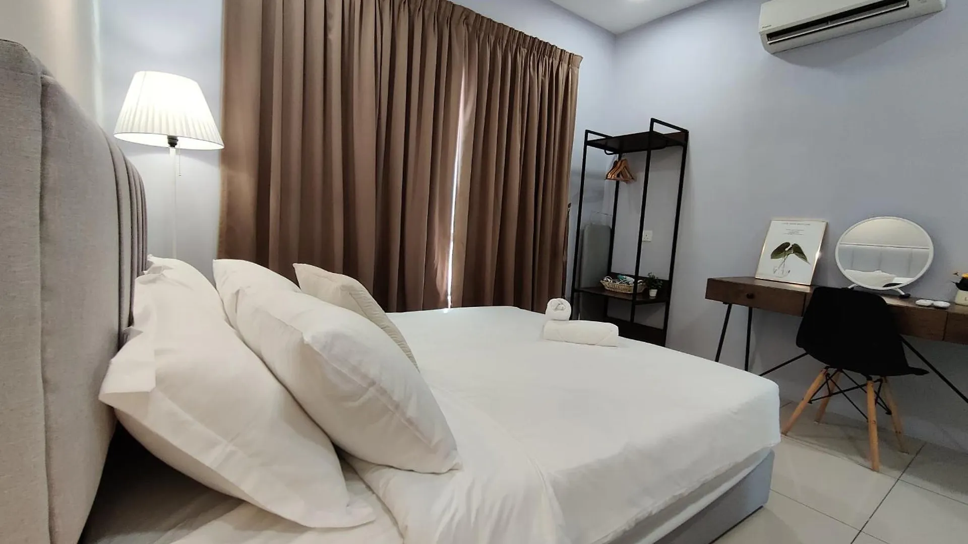 Poolview Waterpark 300Mbps Ipoh Homestay Manhattan Condo 4-7Pax 3Bedroom Station 18 Pengkalan