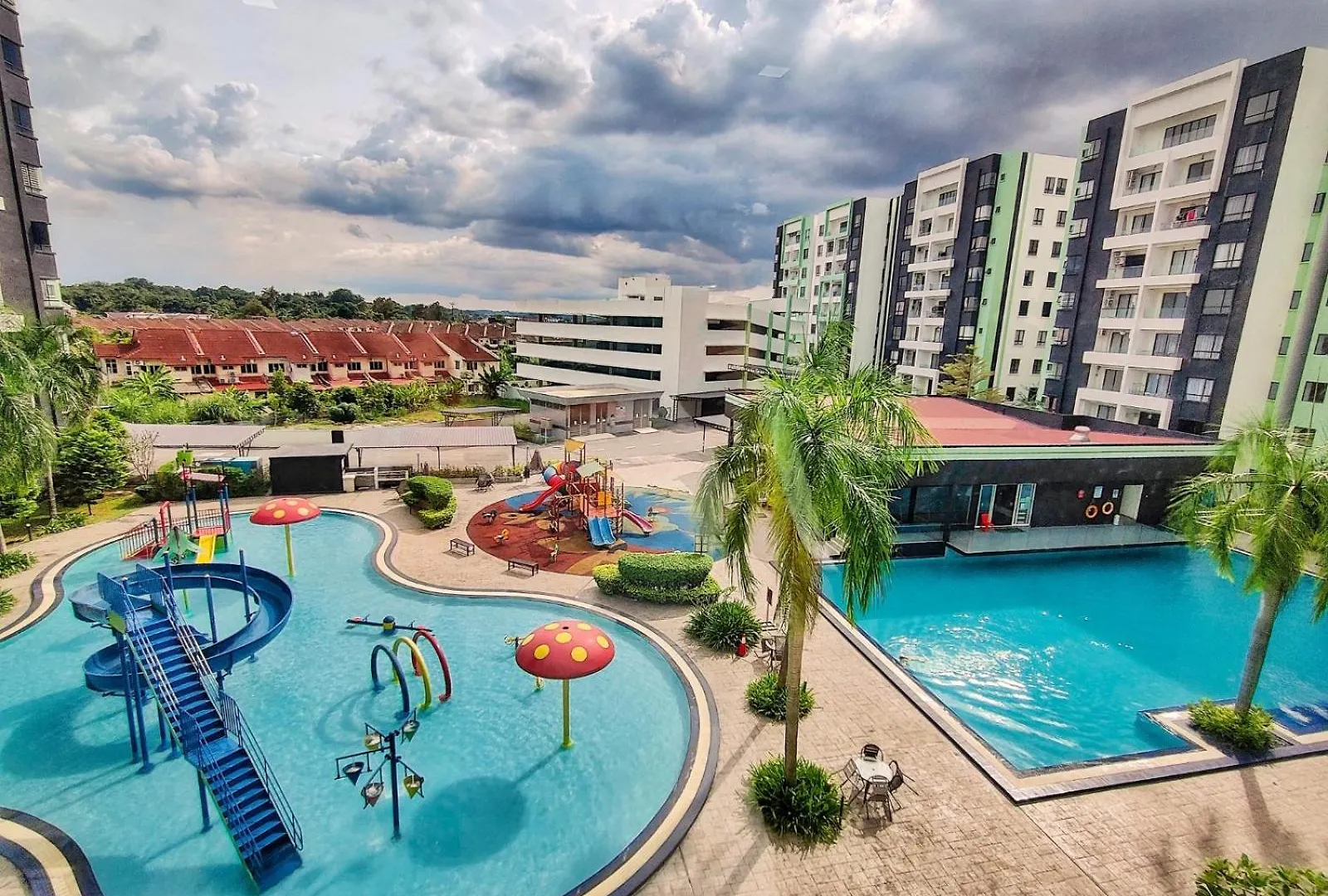 Poolview Waterpark 300Mbps Ipoh Homestay Manhattan Condo 4-7Pax 3Bedroom Station 18 Pengkalan 0*,